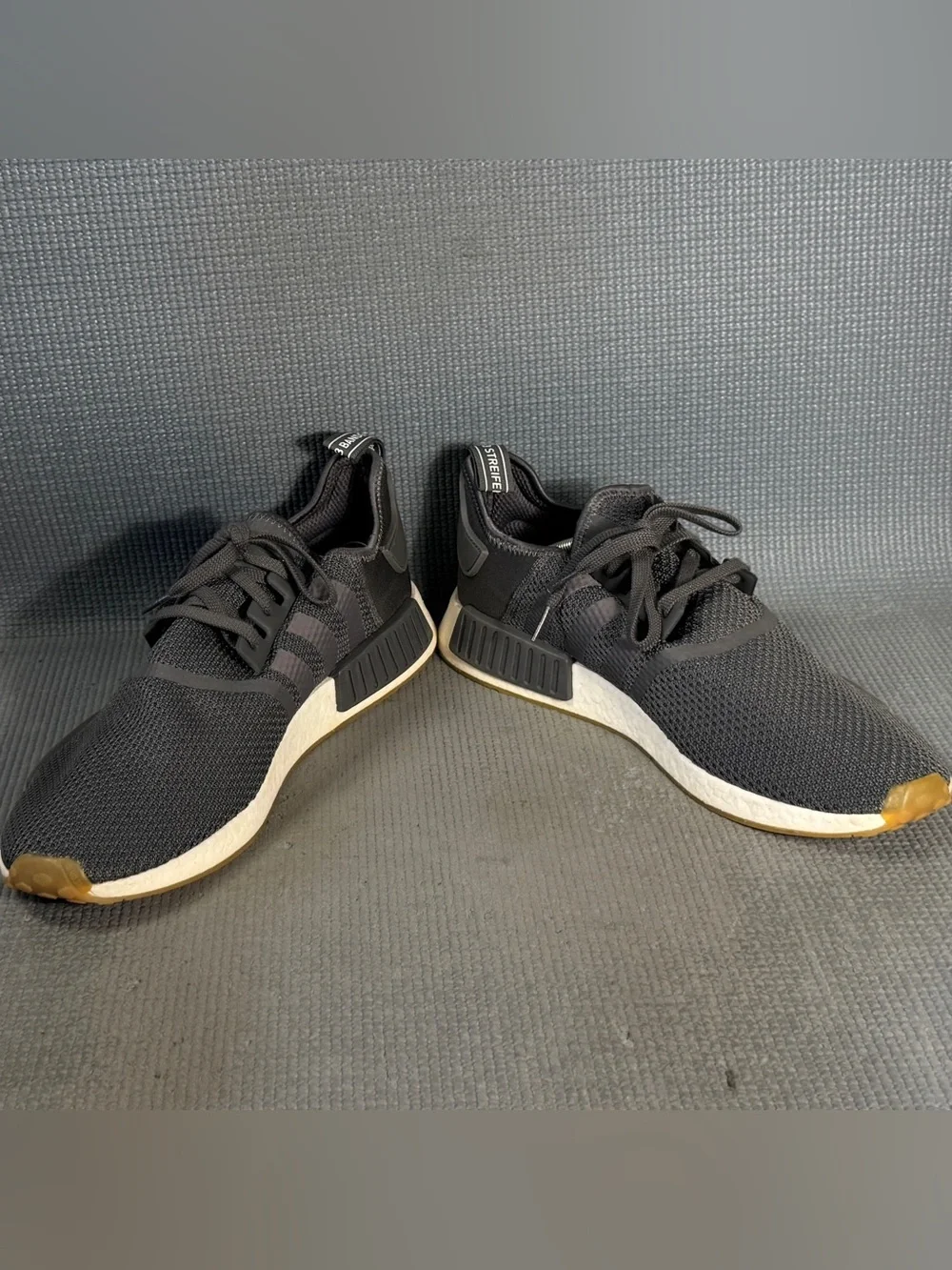 Adidas Men's NMD R1 V2 Gray Casual Shoes Size 14 - Picture 4 of 9